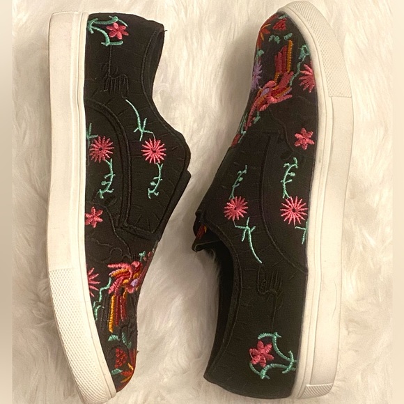 Wanted Flamingo Black Embroidered Slip On Sneakers Shoes 10 Colorful - Picture 5 of 8